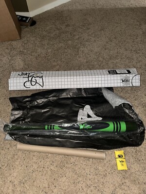 Victus Crayon Bat By The Bat King 32 Inch