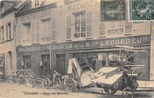 CPA 28 ILLIERS PLACE DU MARCHE ( MAGASIN DE LA MAISON LEGORGEU MACHINES AGRICOLE