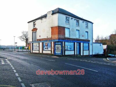 FOTO DIE EHEMALIGEN FREIMAURERWAFFEN BROMSGROVE STREET MEHRERE JAHRE MIT BESTICKT