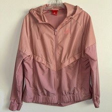 Nike Women  s Windbreaker Jacket Size Medium, Pink