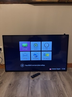 LG 49  Commercial Digital Signage Display Monitor (49SE3KD-B) w/ Remote