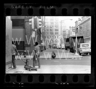 '69 Workers Hydraulic Jack 4th St Lower Manhattan NYC 35mm Old Photo Negative C1