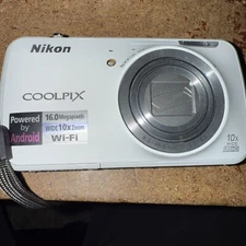 Nikon COOLPIX S800c 16.0MP Digital Camera White w/Battery 8GB SD Card