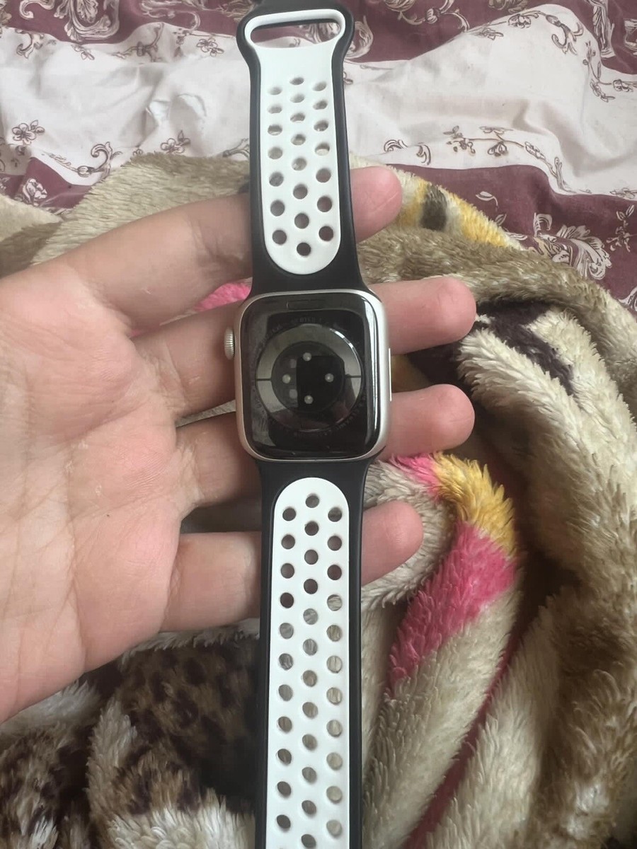 Apple Watch Nike Series 7 41mm Starlight Aluminum Case with Apple Watch Nike Series 7 41mm Starlight Aluminum Case with