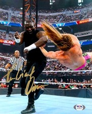 WWE THE GIANT OMOS HAND SIGNED AUTOGRAPHED 8X10 PHOTO WITH PROOF AND PSA COA 9
