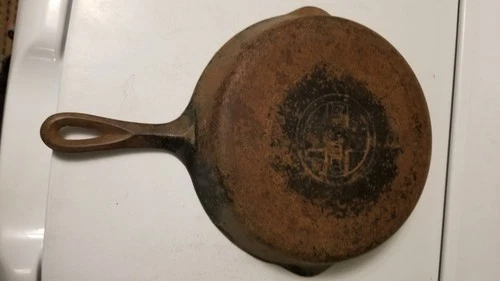 Vintage Griswold #8 Iron Skillet – Erie, PA, USA.  704W Rusty Pitted