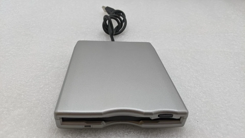 Comp USA External Portable USB 2X Floppy Drive Comp USA SKU 311196 W/ FREE S/H - Image 4 of 4