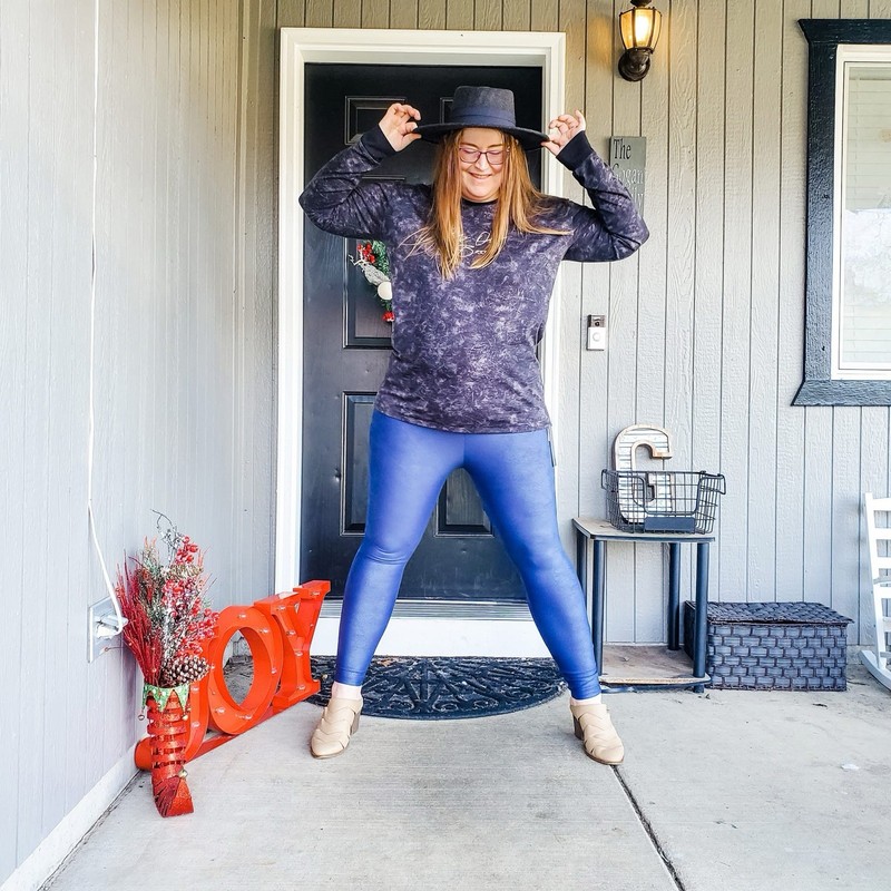 NWT 2X LUXE FAUX LEATHER LEGGINGS LULAROE EXCLUSIVE BLUE