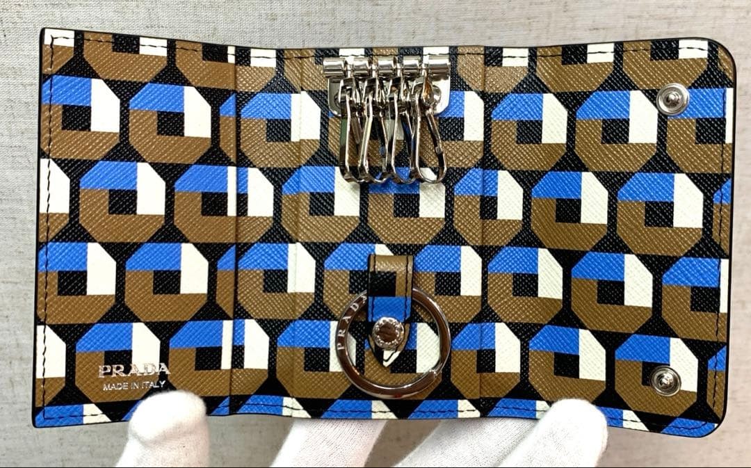 PRADA Geometric Pattern 4-Key Holder Saffiano 1PG… - image 5