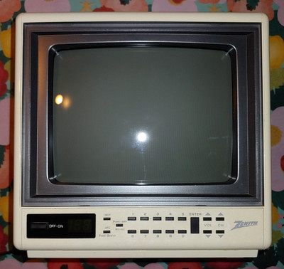 Zenith Space Command LM8833 CRT 9'' TV Retro Vintage