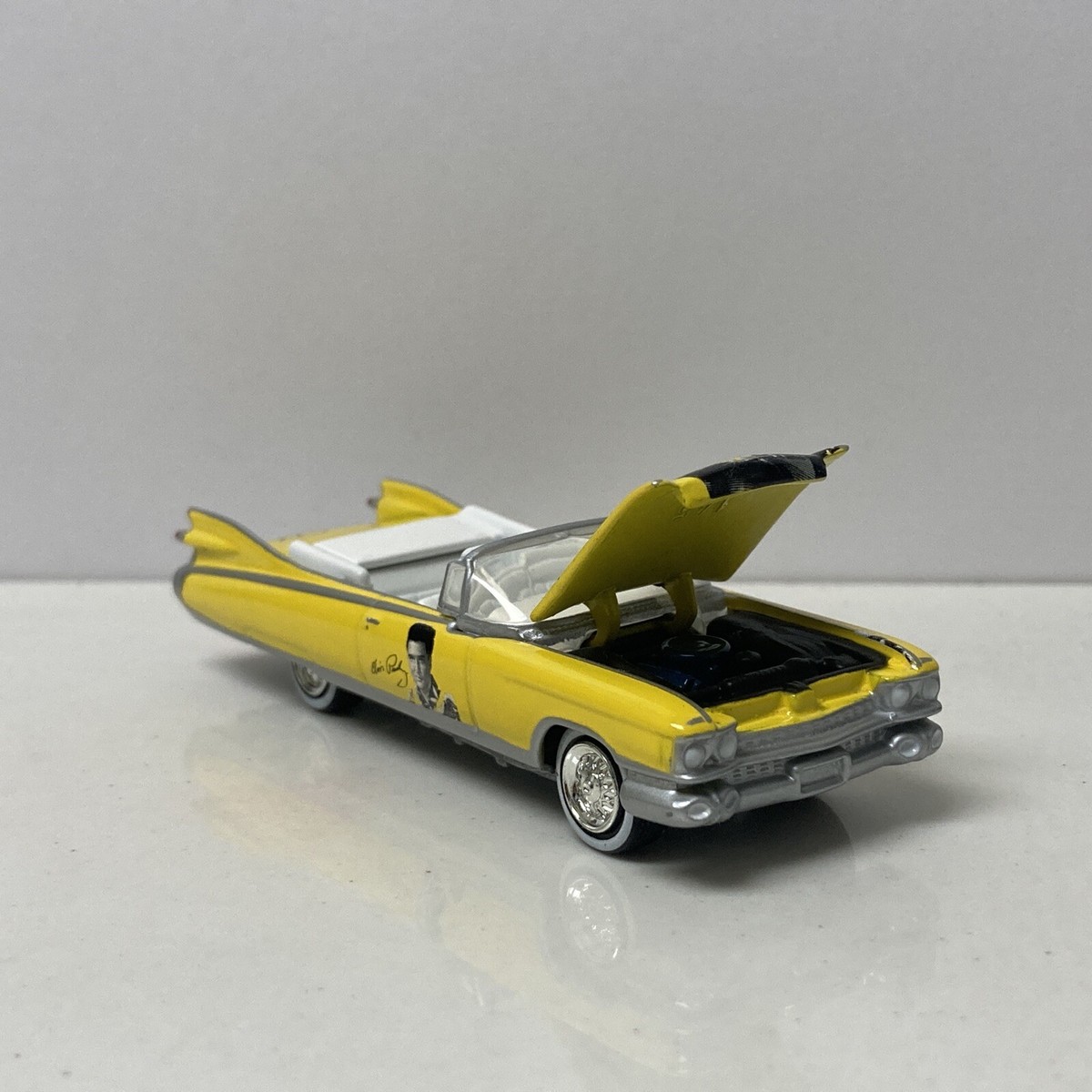 1959 59 Cadillac Eldorado Conv. Collectible 1/64 Scale