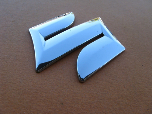 10 11 12 13 SUZUKI KIZASHI REAR TRUNK EMBLEM LOGO BADGE SIGN SYMBOL OEM A43925 - Picture 6 of 8