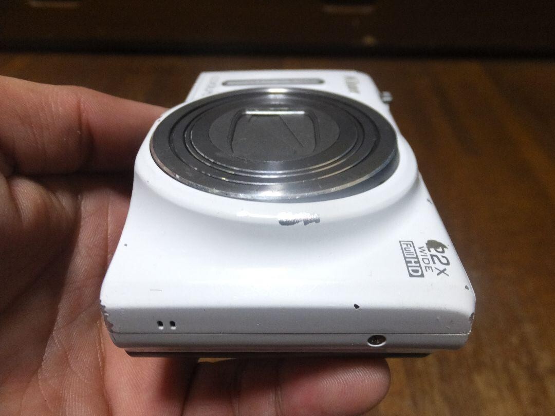 Nikon COOLPIX S9600 White Digital Camera 16.0MP 22x Optical