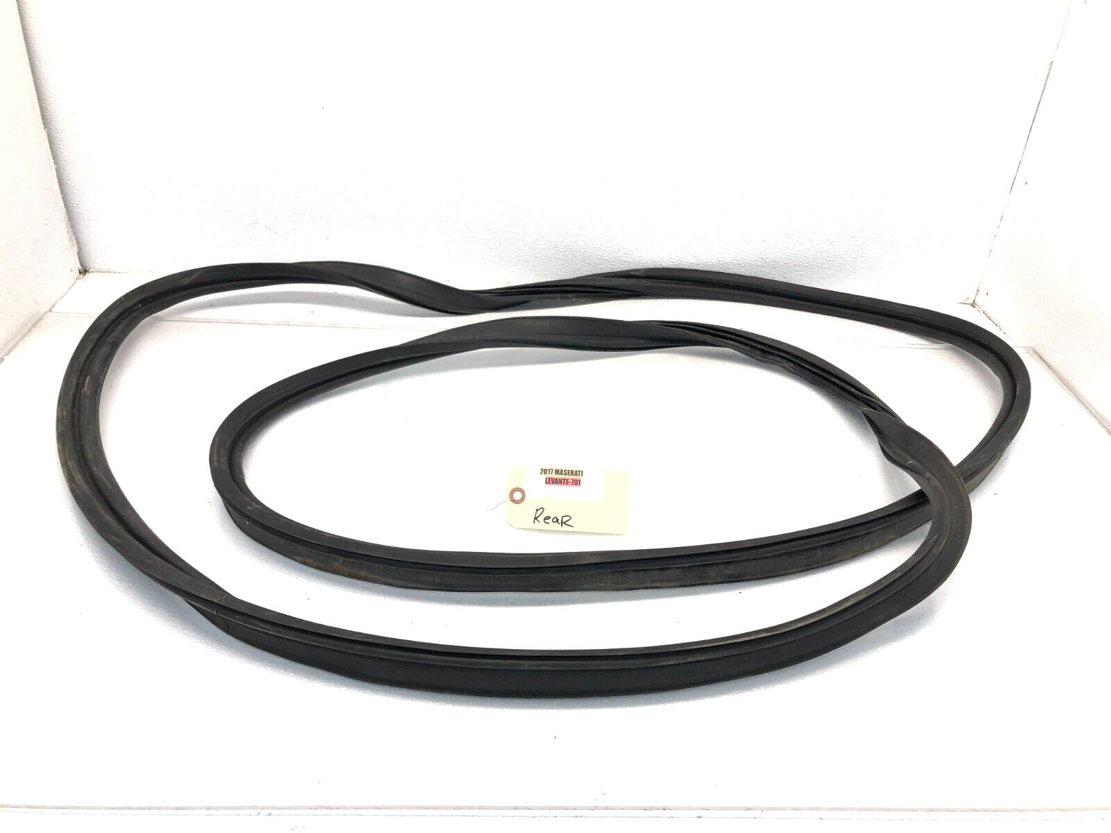 2017-2020 MASERATI LEVANTE REAR TRUNK LID LIFTGATE WEATHERSTRIP SEAL OEM