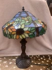 Vintage/Retro Tiffany-Style Floral Stained Glass Table Lamp, 40W, Works