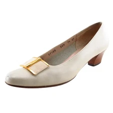 Salvatore Ferragamo Pumps, Classics Beige Leather Women Sz 7.5 Extra Narrow