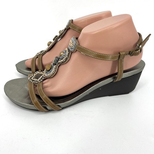 Bandolino Wedge Heel Ankle Buckle Beaded Embellished Metallic Sandals Size 10 M - Picture 8 of 8
