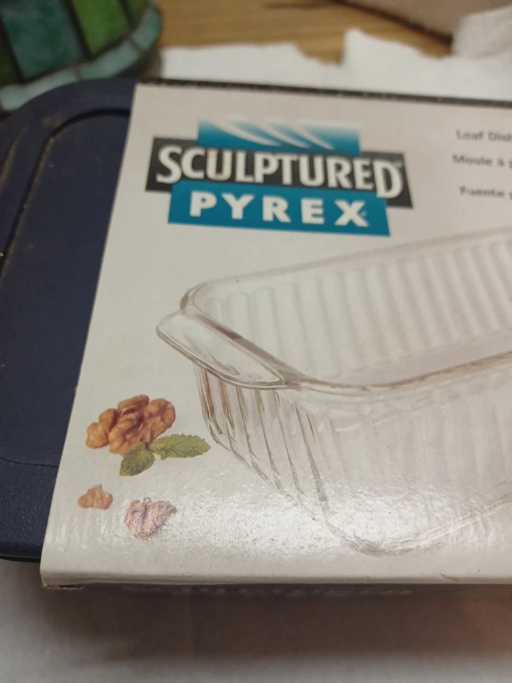 Vtg NOS Sculptured Pyrex Clear Oblong Baking Dish With Plastic Storage Cover - Image 2 of 4