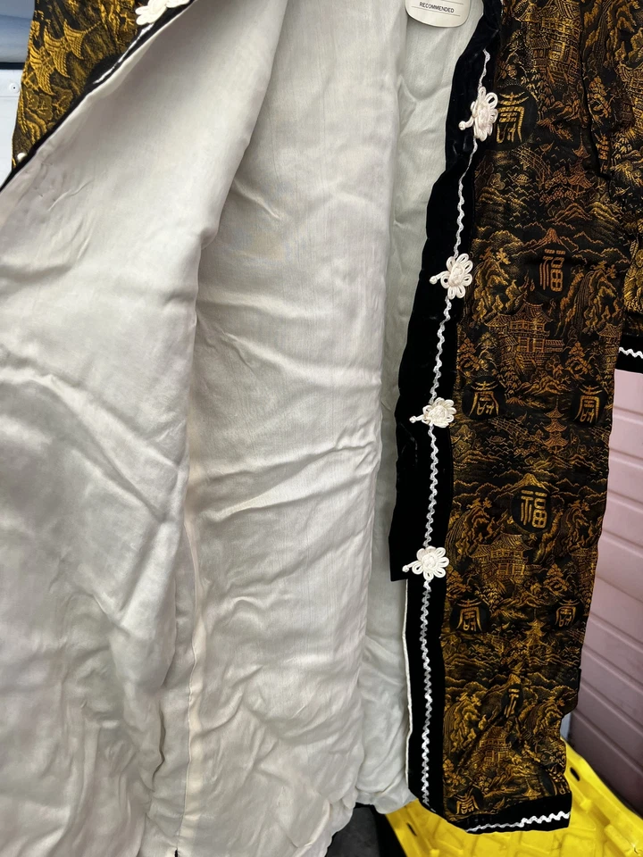 Kimono Joli Brocado Negro Dorado Seda Escena Asiática Pana Acentos Rickrack Foto 2 de 4