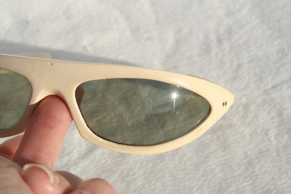VINTAGE POLAROID NEW WAVE SUNGLASSES COOL RAY CARI MICHELLE GLAM ROCK CAT EYE'S - Image 4 of 4