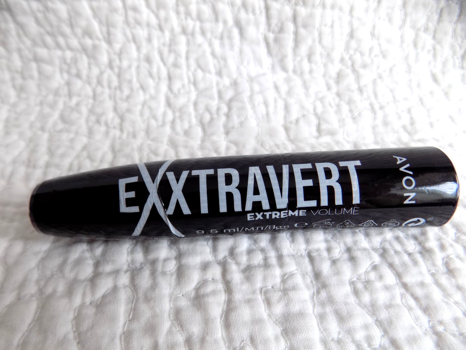 AVON EXXTRAVERT EXTREME VOLUME MASCARA IN SHADE ~ BLACKEST BLACK ~  *BRAND NEW*