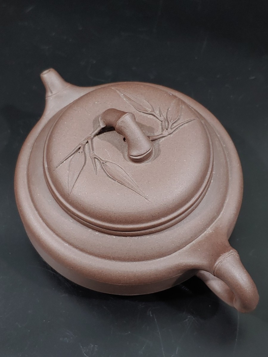 张春芳宜兴老厂紫砂扁腹报春壶杯Chinese Yixing Zisha Purple Clay