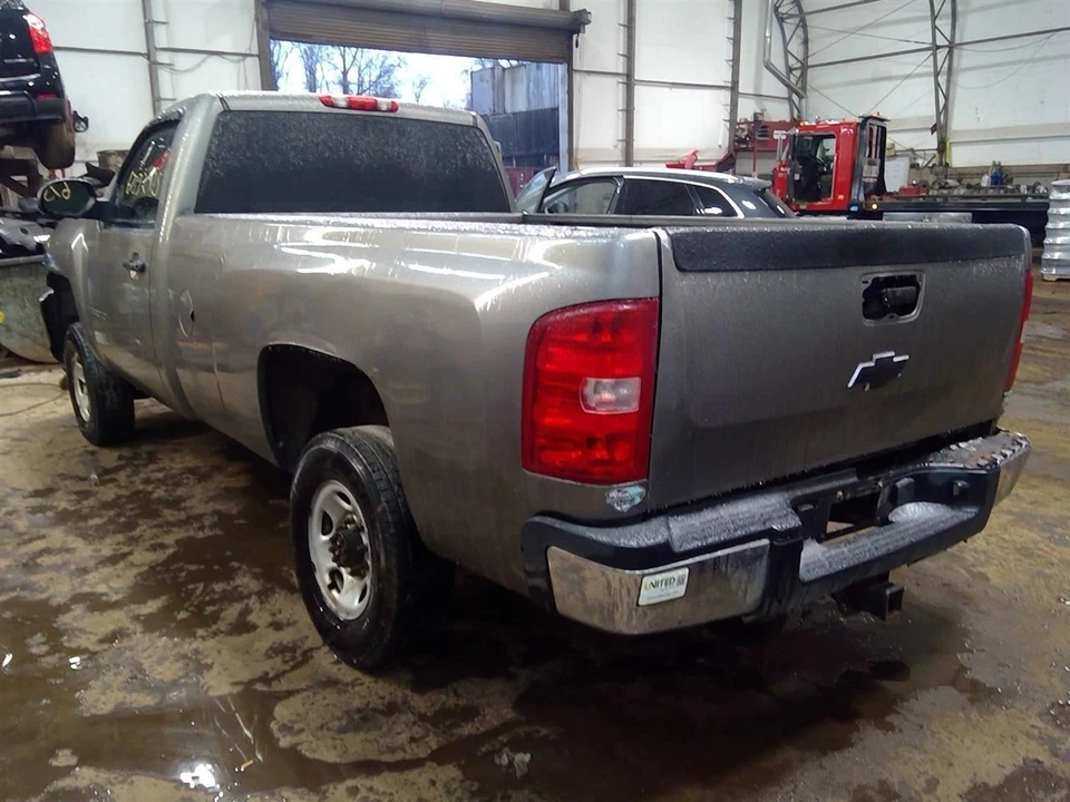 Driver Left Front Spindle/Knuckle Fits 00-13 SUBURBAN 2500 6867786 - Image 3 of 4