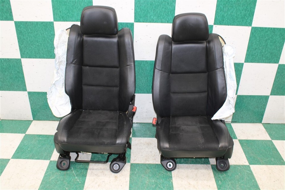 *NOTE* 19' GRAND CHEROKEE Black Suede Heated Dual Power Buckets