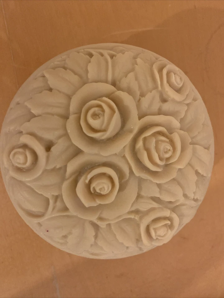 Vtg Giannetti Cream/Ivory Alabaster Resin Round Trinket Box w/Lid - Floral Roses - Image 2 of 2
