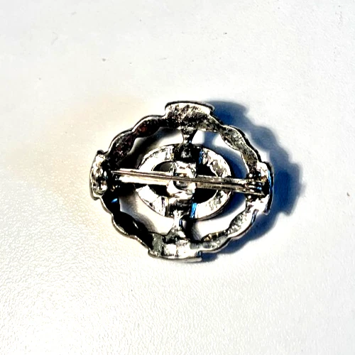 Vintage Celtic Brooch with Black Stone Set in Silver Coloured Metal. Gothic VGC - Picture 8 of 12