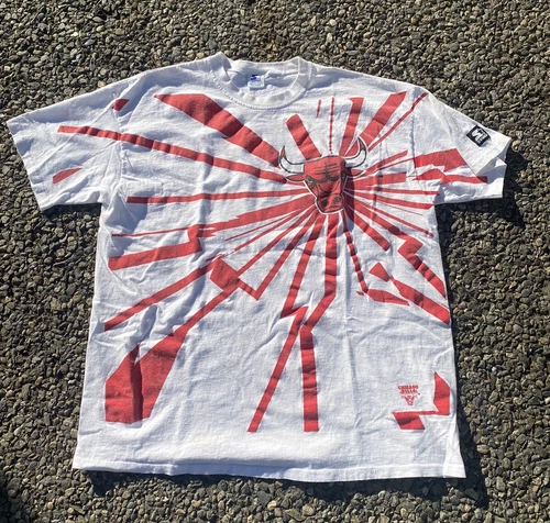 Starter Chicago Bulls Shockwave T Shirt Size XL Sing Vintage vintage concert t-shirt, vintage, size XL, single stitch, B+ condition