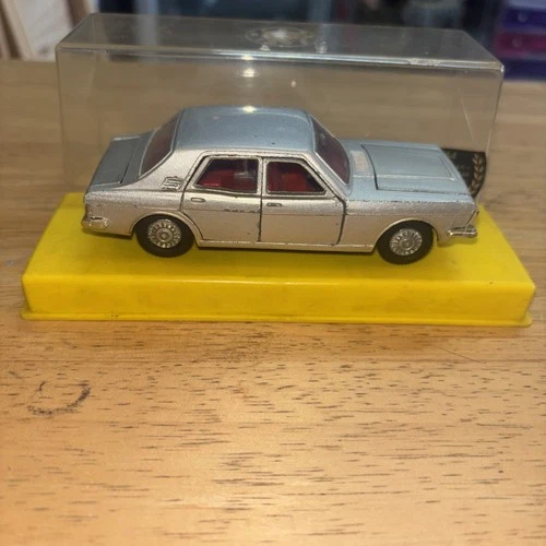 Original Vintage 1:43 Dinky Toys No164 Ford Zodiac In Silver In Original Case