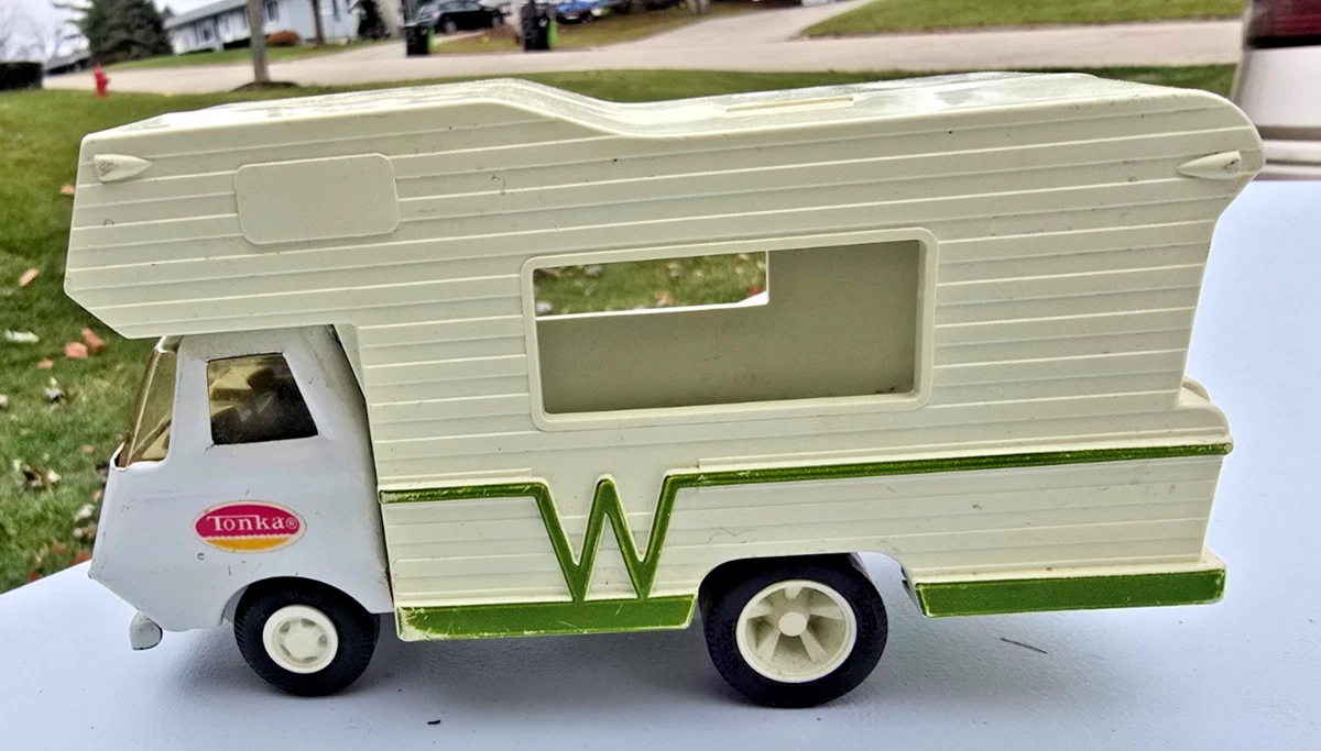 Plastic Diecast Motorhomes/Campers Vintage Manufacture Diecast