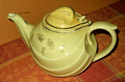 VTG Hall China Parade Teapot Gold over Canary Hinged Lid 6 Cup 0799 Art Deco 40s