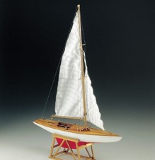 Corel Segelschiff Drachen Monotype Yacht 1:25 Holz Baukasten