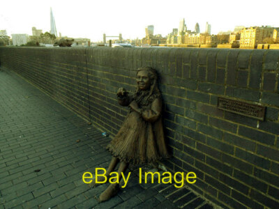 Photo 6x4 New statue of Joyce Salter One of a set of statues of Dr & Mrs  c2014