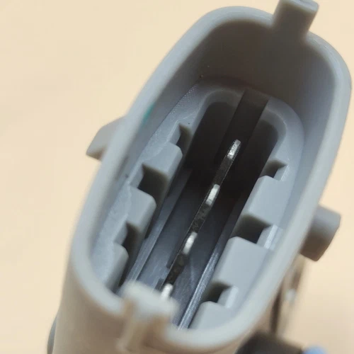 NEW Genuine OEM BOSCH Fuel Rail Pressure Sensor For Volvo S60 S80 V70 XC70 XC90 - Picture 7 of 9