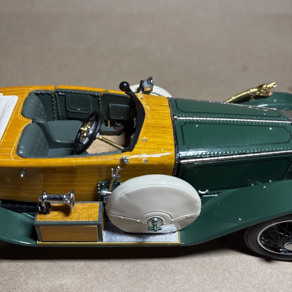 Franklin Mint 1914 Rolls Royce "Silver Ghost" Diecast  & Wood 1:24 - Image 4 of 4