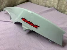Heckverkleidung 45501-02H00-YBD rechts Suzuki GSXR750 2006-07 n B1-022