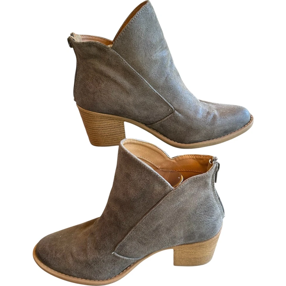 Qupid Chunky Block Heel Ankle Boots Womens SZ 8 Gray Suede Side Zip Western Chic - Image 2 of 4