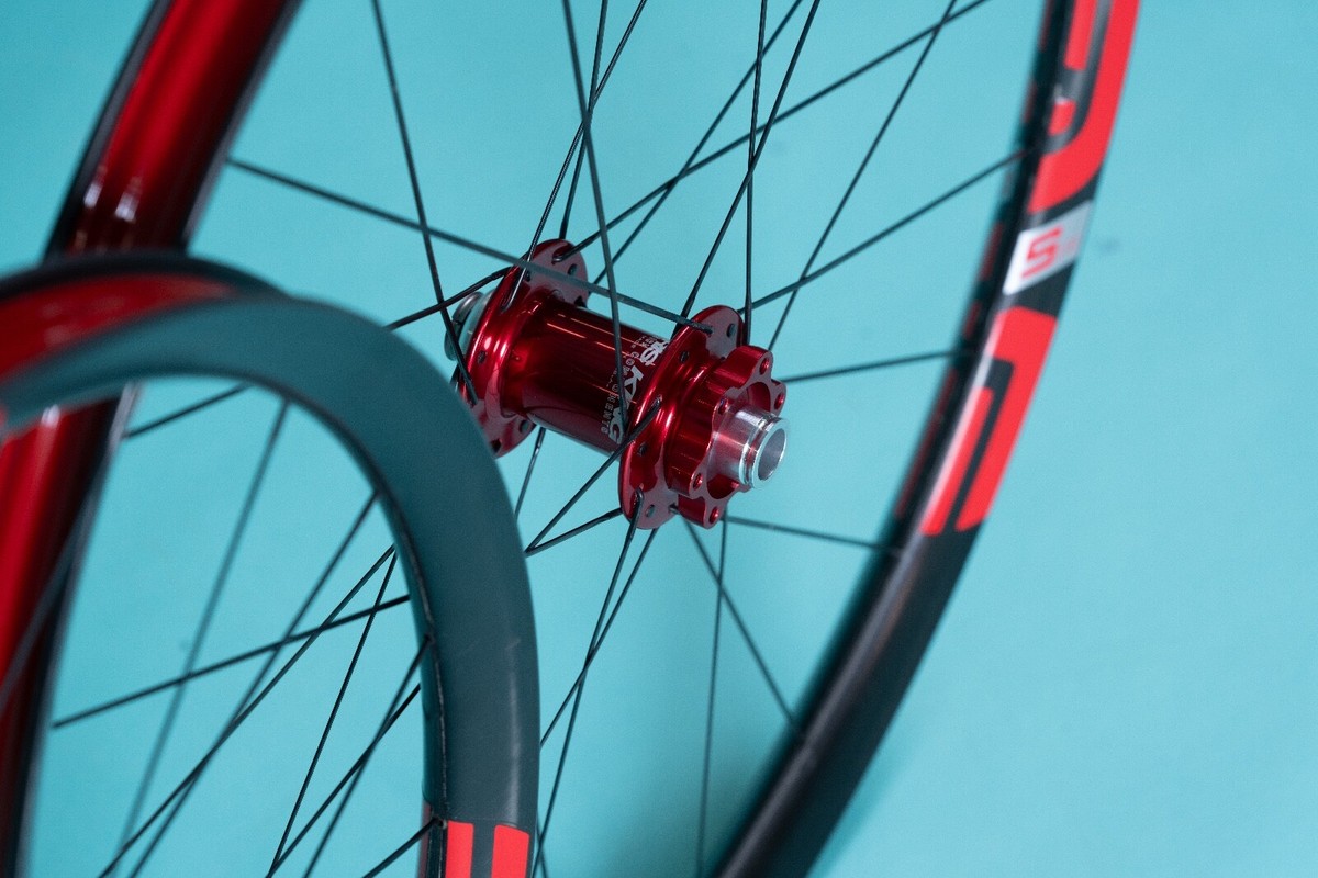 ENVE M525 WHEELSET W/ CHRIS KING R45D ISO REAR HUB 15mm SD ISO