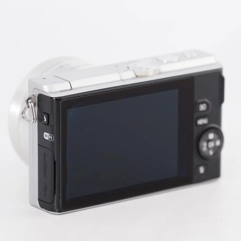 Nikon 1 J4 Mirrorless Camera 10-30mm Zoom Lens 18.4MP Silver From Japan Used - Image 4 of 4