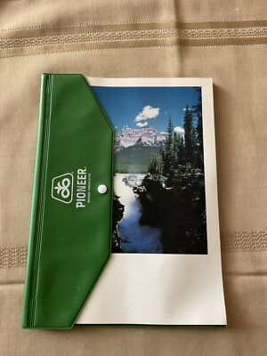 Pioneer Seed Corn Green Vinyl Road Atlas Cover With 1993 Rand McNally Maps 8x11