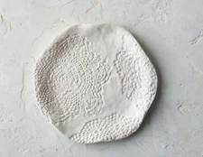 FRONTGATE EXCLUSIVE Lace Dinnerware Salad Plates Set of 4 - NEW IN ORIGINAL BOX