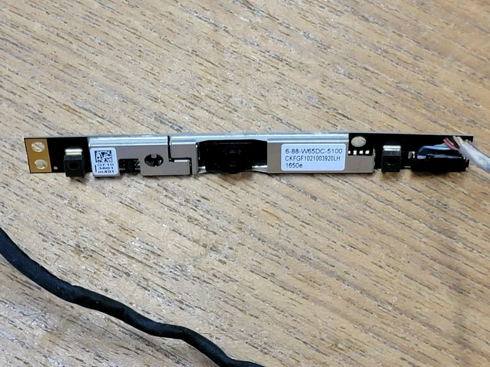 Placa y cable para cámara web Clevo 6-88-W65DC-5100 6-43-N250T-011-2 #5635 Foto 2 de 3