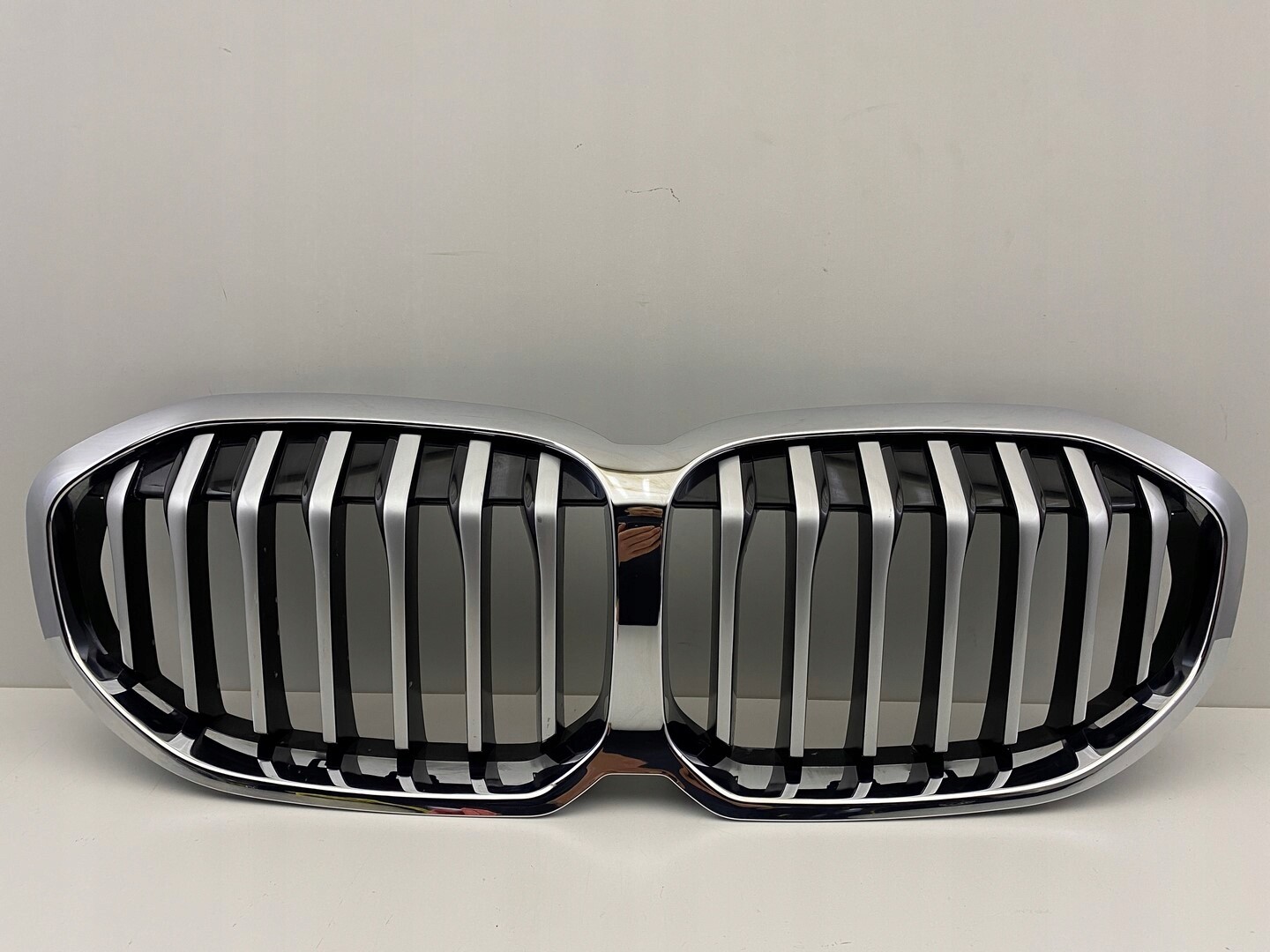 BMW 1er F40 Kühlergrill Ziergitter links rechts Gitter Grill Basis 