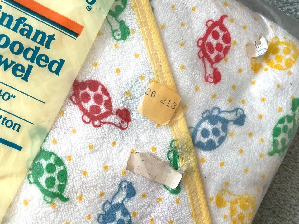 TOALLA CON CAPUCHA INFANTIL CARTER DE COLECCIÓN 'TORTUGAS' EN BLANCO COMO NUEVA EN PAQUETE ORIGINAL A~372 Foto 4 de 4