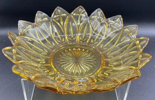 VINTAGE FEDERAL GLASS PETAL YELLOW SALAD BOWL