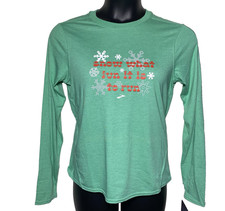 Brooks Size Medium Green Run Merry Distance Graphic Long Sleeve T-shirt Snow Fun