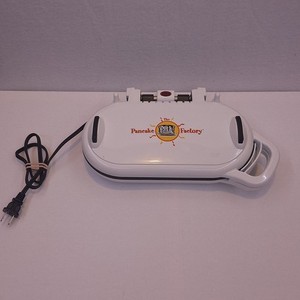 The Pancake Factory Over Easy Express Maker Omelet PF-2 Heats Fast Tested